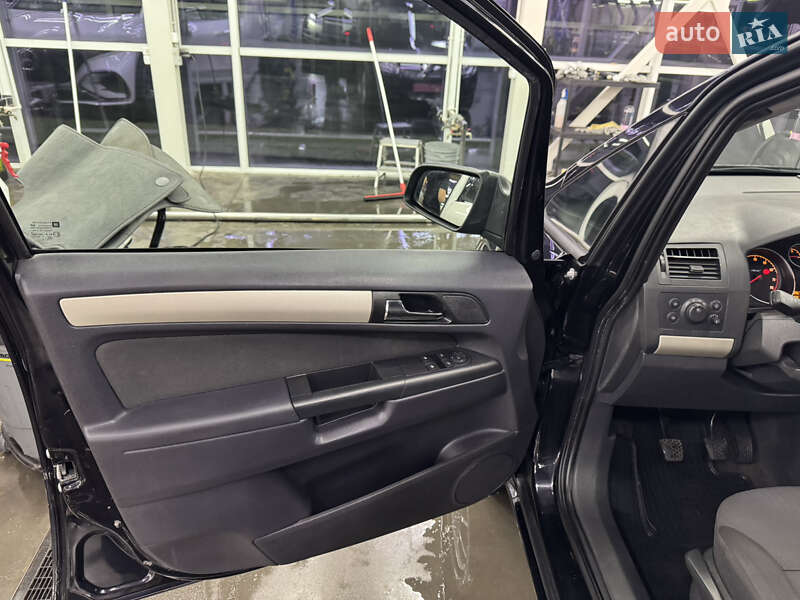 Минивэн Opel Zafira 2009 в Луцке фото 12 Минивэн Opel Zafira 2009 в Луцке