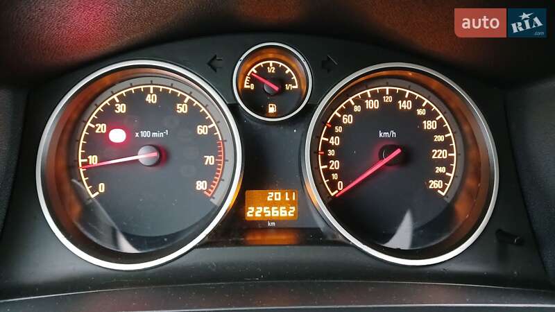 Минивэн Opel Zafira 2010 в Краматорске