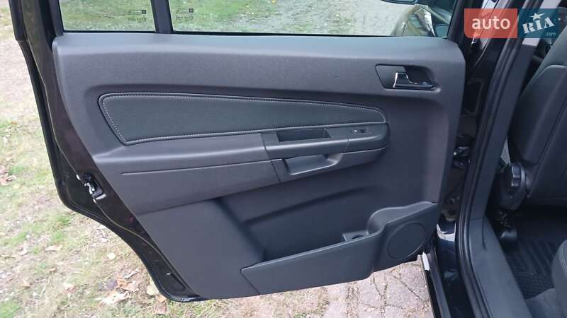 Минивэн Opel Zafira 2010 в Краматорске