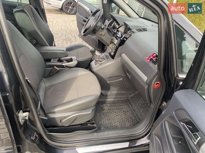Минивэн Opel Zafira 2010 в Ивано-Франковске