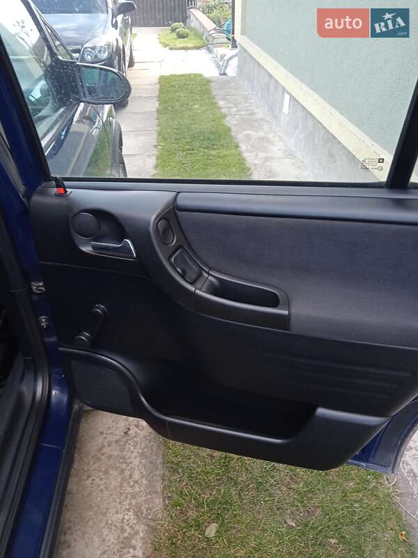 Минивэн Opel Zafira 2005 в Владимире