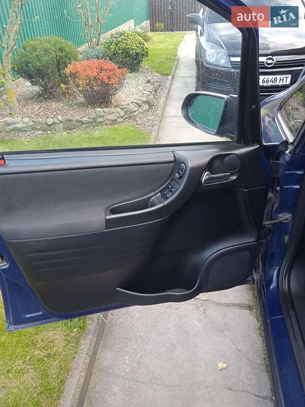Минивэн Opel Zafira 2005 в Владимире