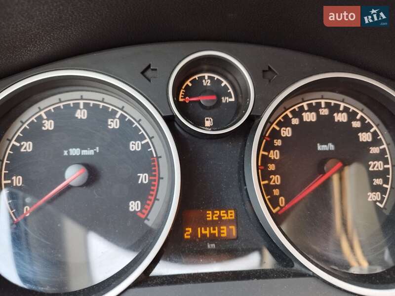 Минивэн Opel Zafira 2006 в Киеве