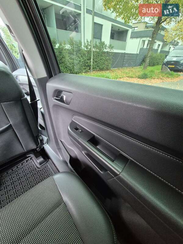Минивэн Opel Zafira 2011 в Львове фото 31 Минивэн Opel Zafira 2011 в Львове
