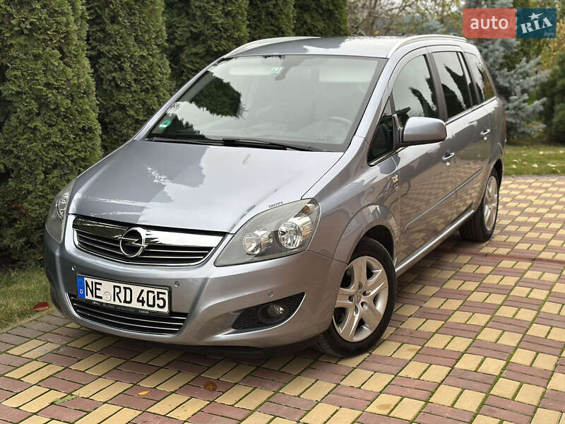 Минивэн Opel Zafira 2010 в Виннице