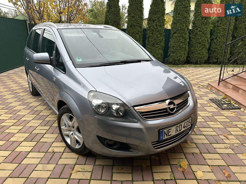 Минивэн Opel Zafira 2010 в Виннице