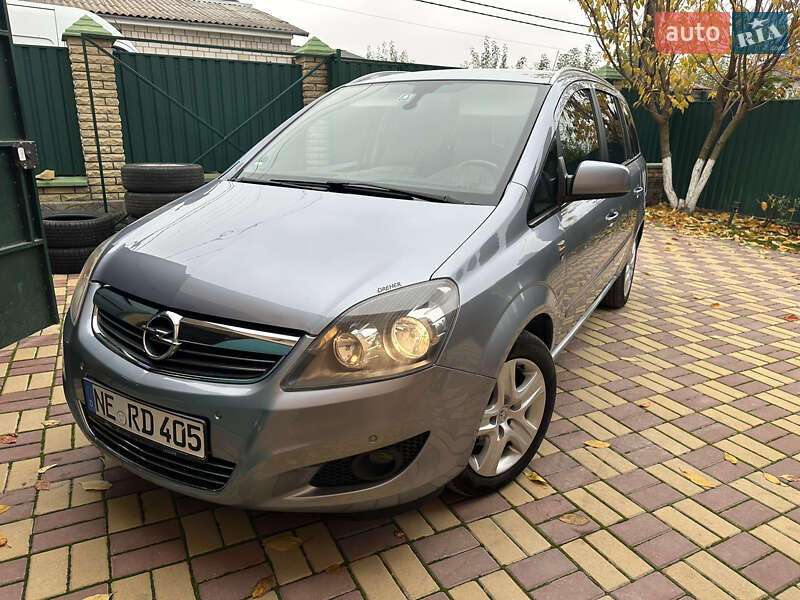 Минивэн Opel Zafira 2010 в Виннице