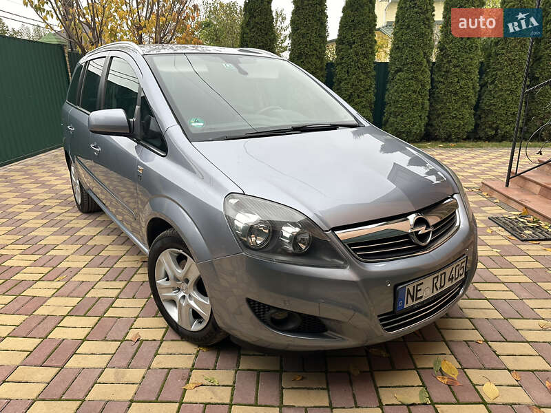 Минивэн Opel Zafira 2010 в Виннице