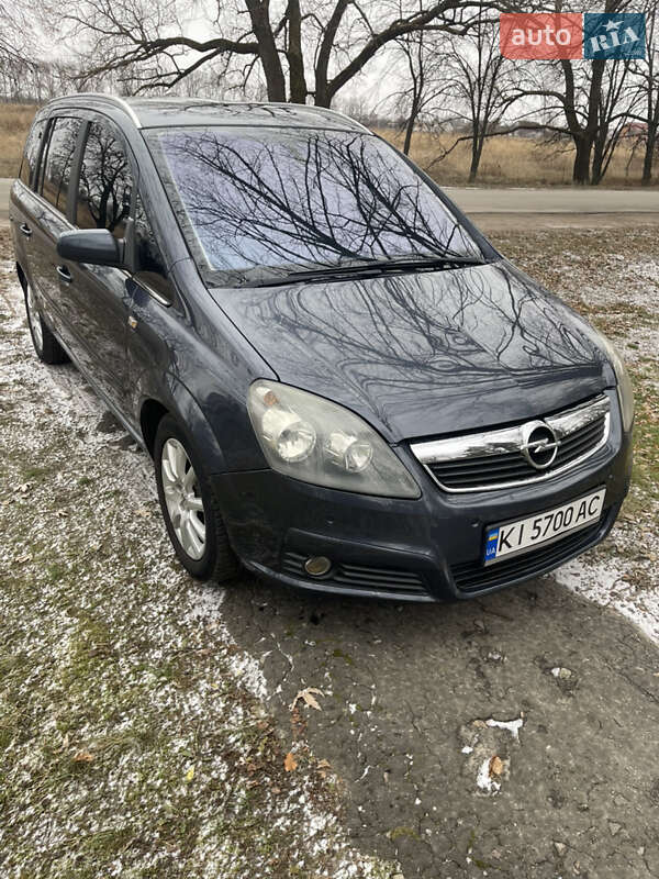 Минивэн Opel Zafira 2007 в Конотопе