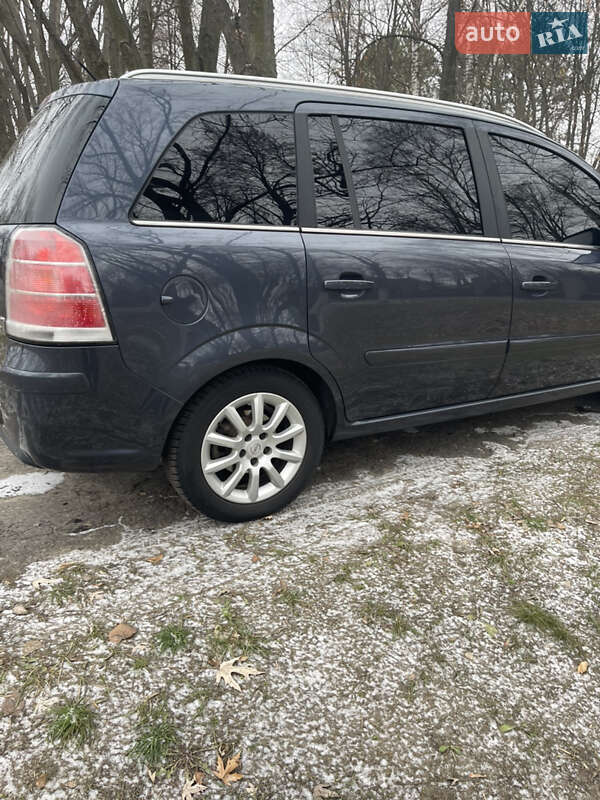 Минивэн Opel Zafira 2007 в Конотопе