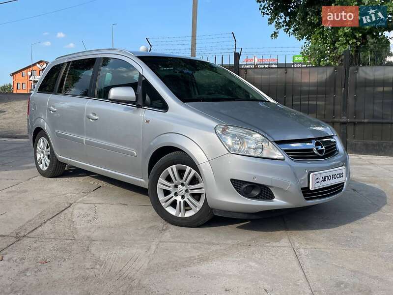 Минивэн Opel Zafira 2011 в Киеве