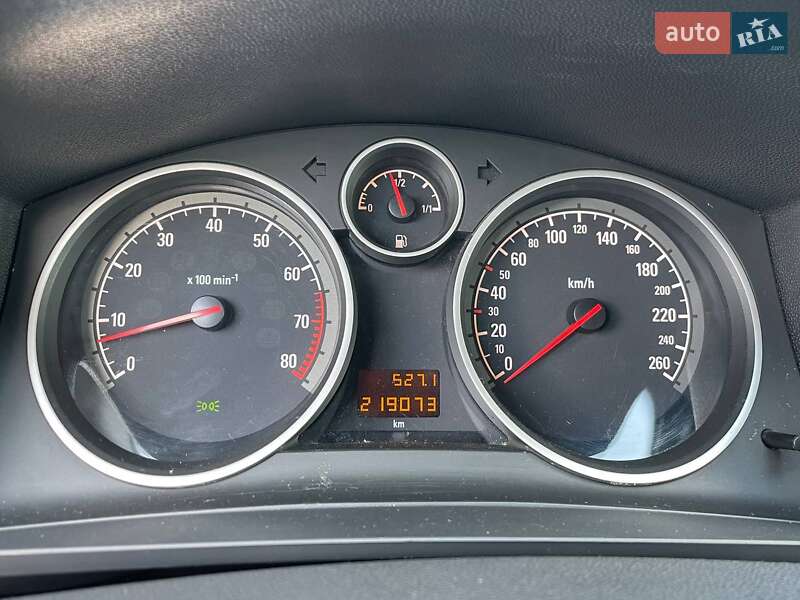 Минивэн Opel Zafira 2011 в Киеве