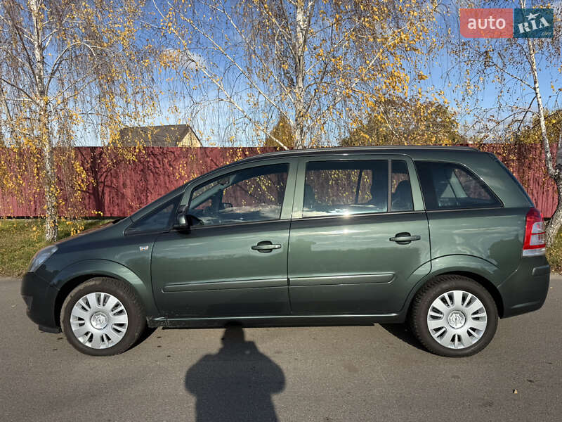 Минивэн Opel Zafira 2009 в Борисполе