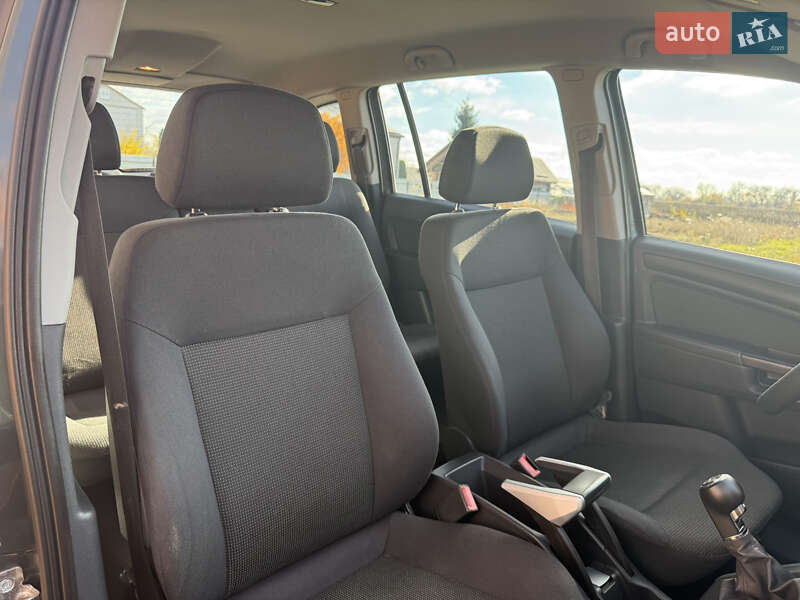 Минивэн Opel Zafira 2009 в Борисполе