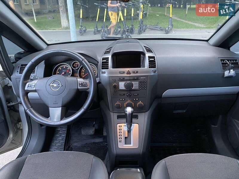 Минивэн Opel Zafira 2007 в Виннице