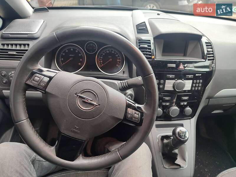 Минивэн Opel Zafira 2010 в Белой Церкви