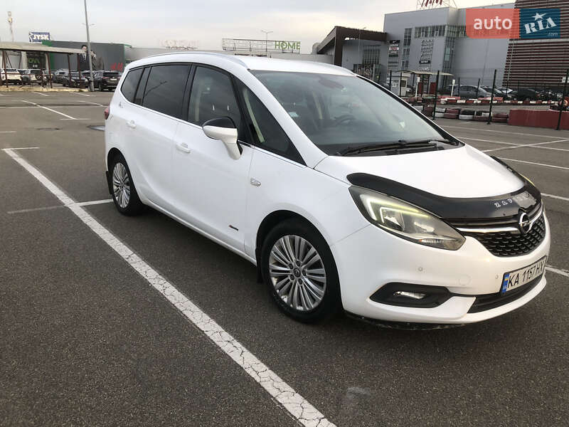 Минивэн Opel Zafira 2017 в Киеве