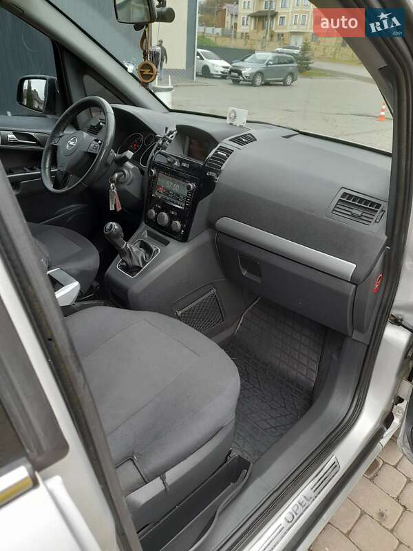 Минивэн Opel Zafira 2010 в Бучаче фото 10 Минивэн Opel Zafira 2010 в Бучаче