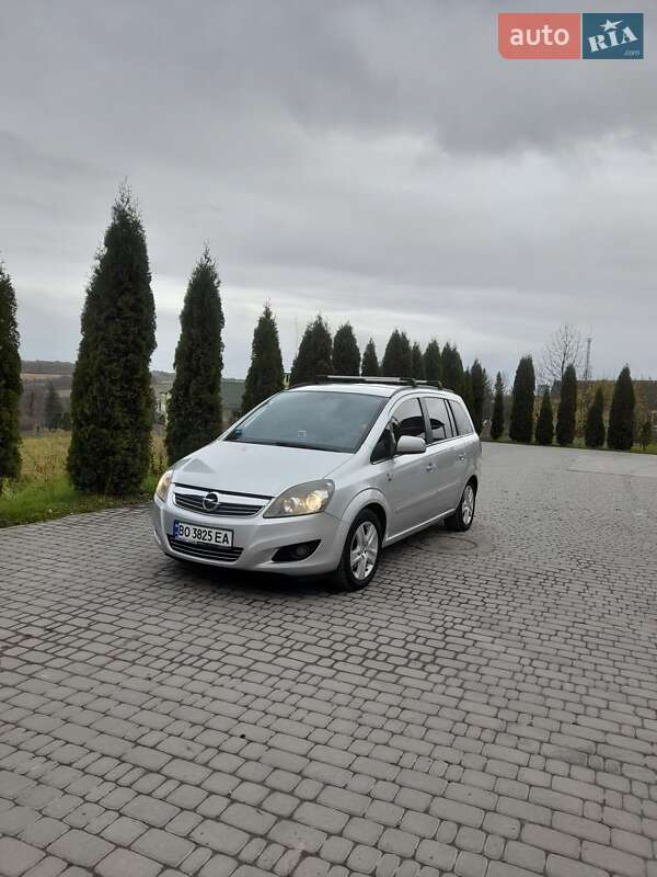 Opel Zafira 2010 Opel Zafira 2010