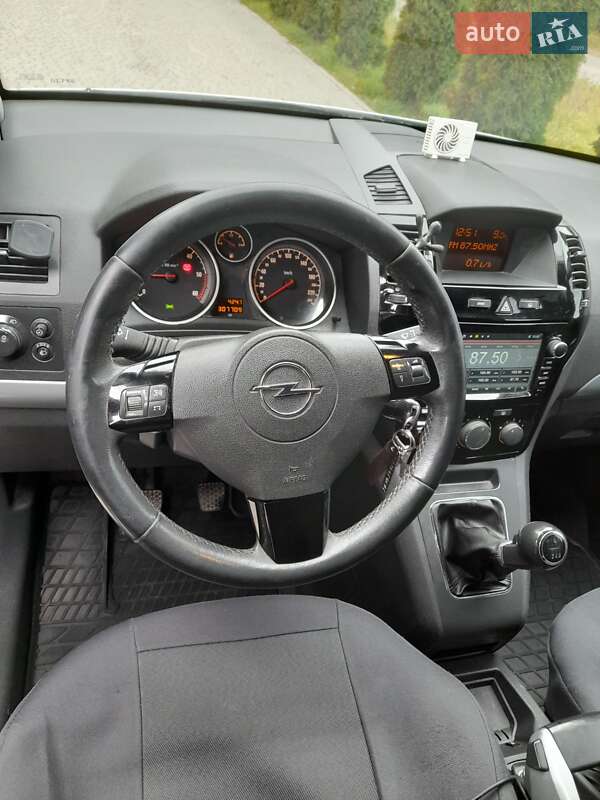 Минивэн Opel Zafira 2010 в Бучаче фото 6 Минивэн Opel Zafira 2010 в Бучаче