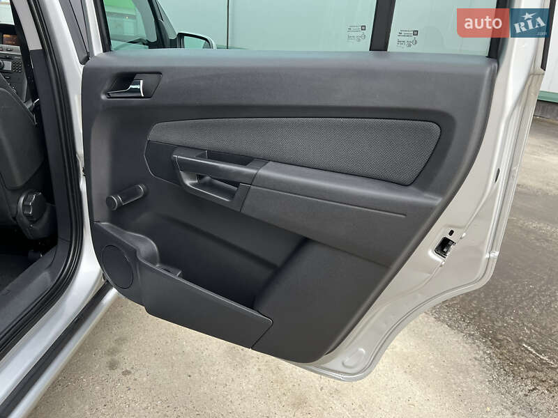 Минивэн Opel Zafira 2007 в Виннице