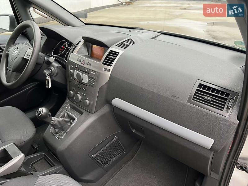Минивэн Opel Zafira 2007 в Виннице