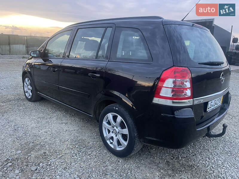 Минивэн Opel Zafira 2008 в Калуше