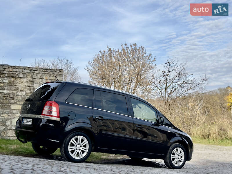 Минивэн Opel Zafira 2009 в Каменец-Подольском