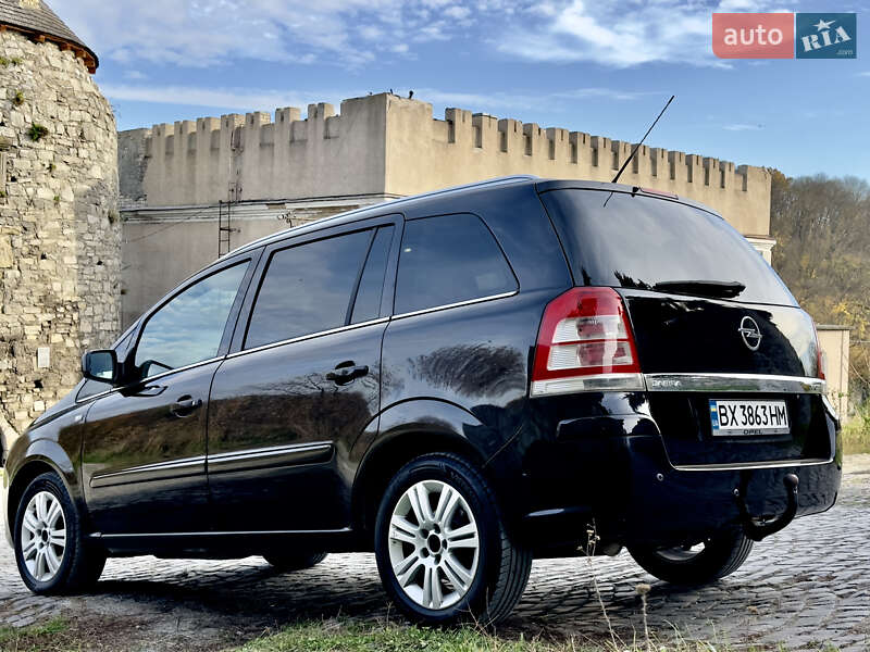 Минивэн Opel Zafira 2009 в Каменец-Подольском