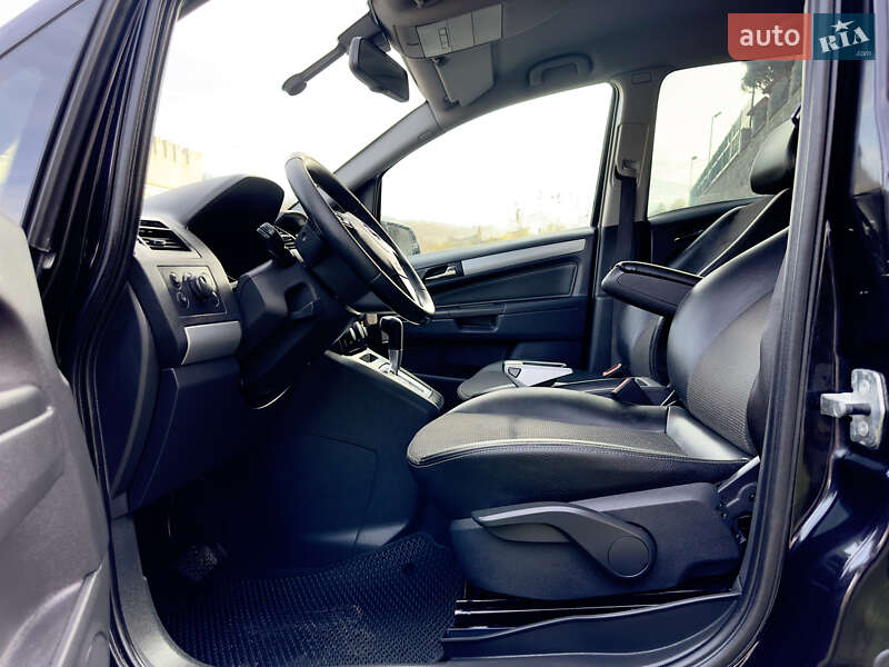 Минивэн Opel Zafira 2009 в Каменец-Подольском