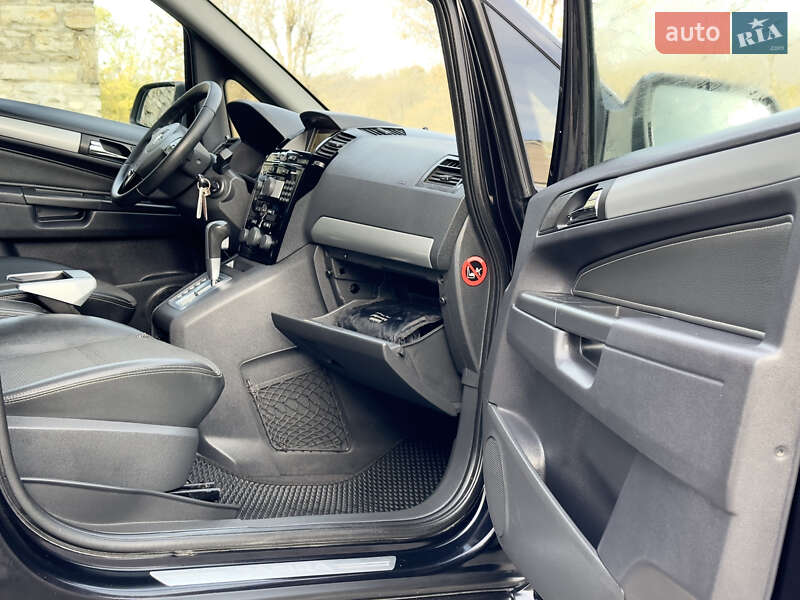 Минивэн Opel Zafira 2009 в Каменец-Подольском