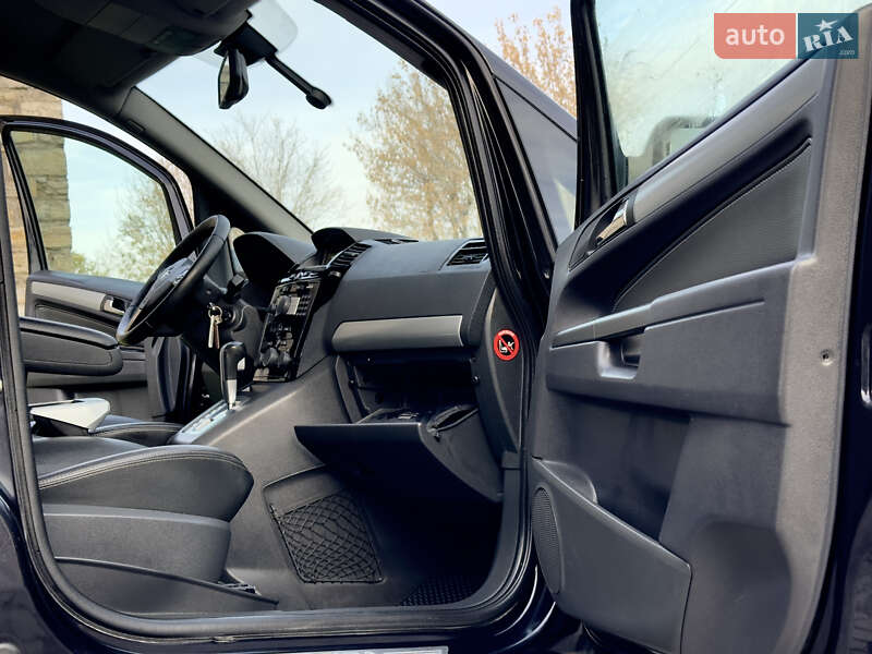 Минивэн Opel Zafira 2009 в Каменец-Подольском