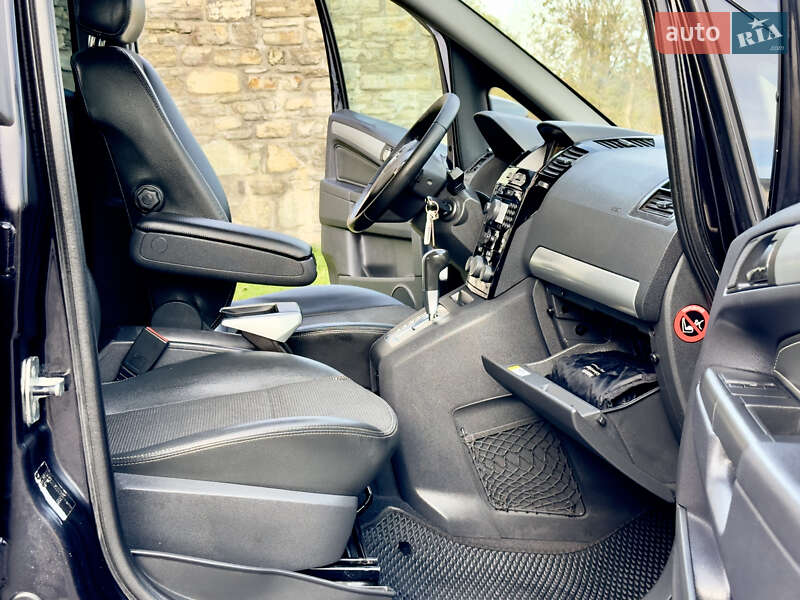 Минивэн Opel Zafira 2009 в Каменец-Подольском