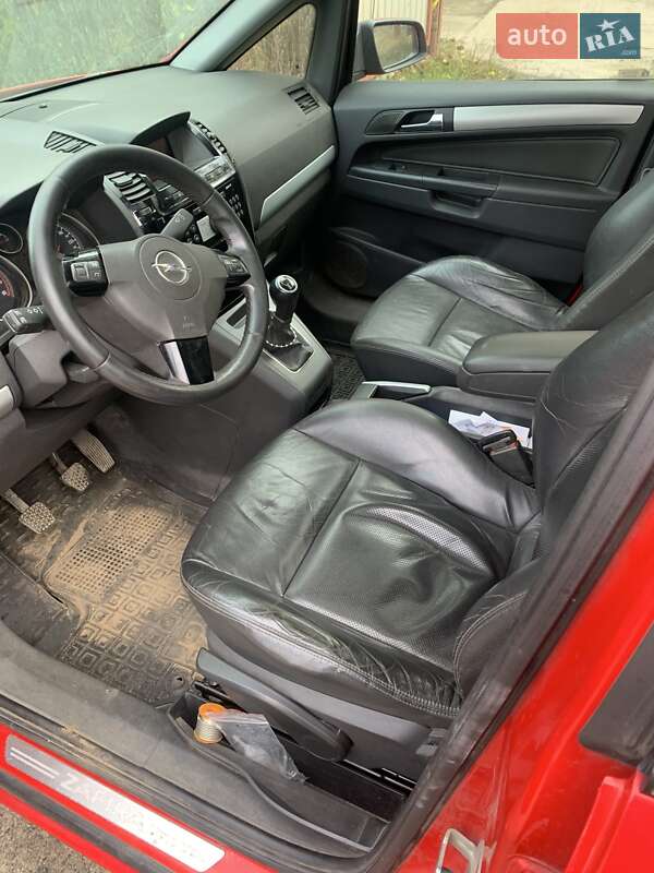 Минивэн Opel Zafira 2009 в Киеве