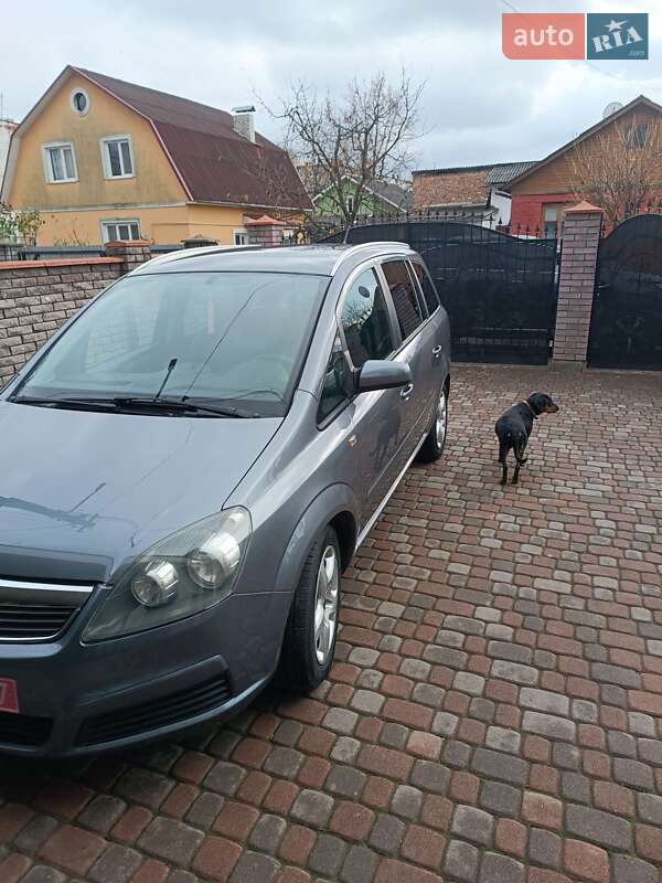 Минивэн Opel Zafira 2008 в Калуше