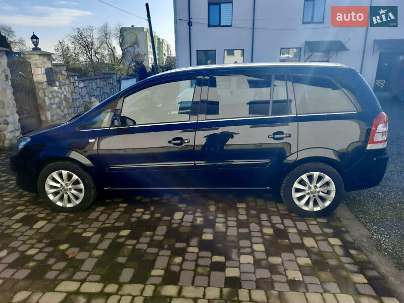 Минивэн Opel Zafira 2014 в Калуше
