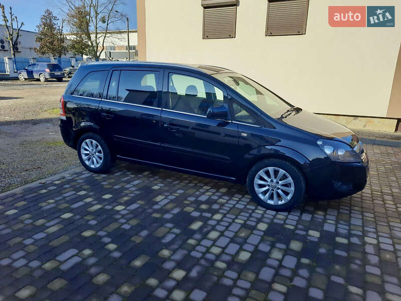 Минивэн Opel Zafira 2014 в Калуше