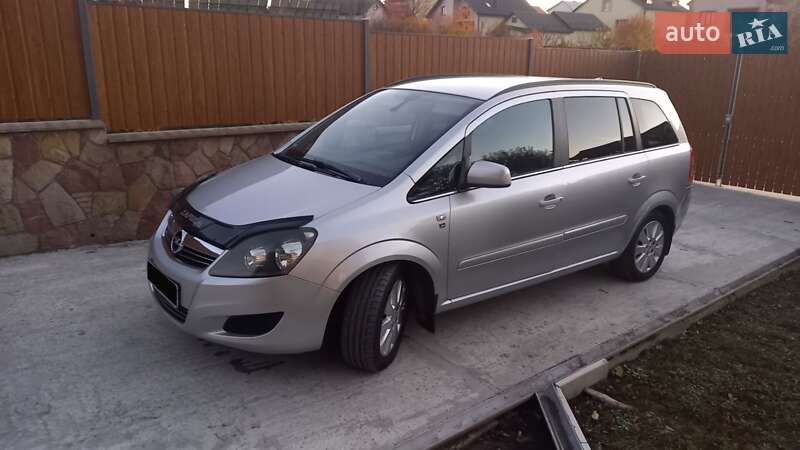 Opel Zafira 2010 Opel Zafira 2010