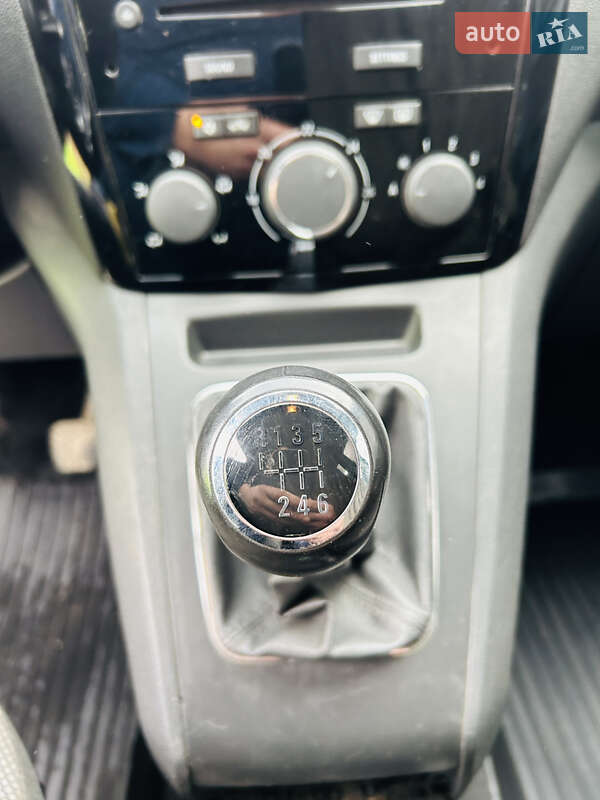 Мінівен Opel Zafira 2010 в Теребовлі