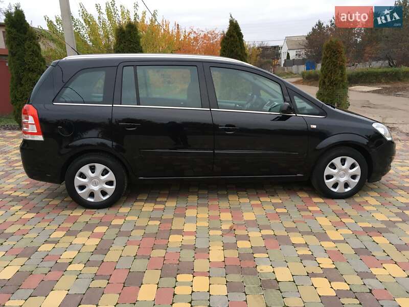 Минивэн Opel Zafira 2009 в Харькове