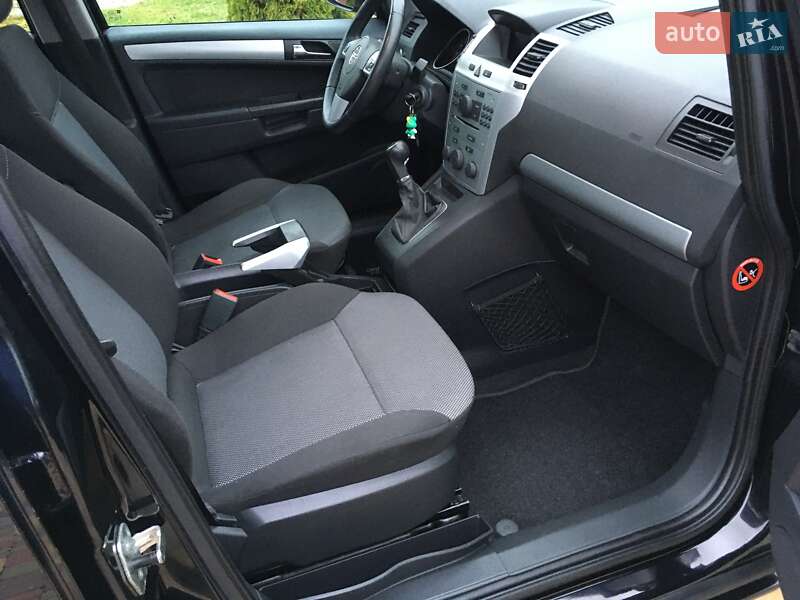 Минивэн Opel Zafira 2009 в Харькове