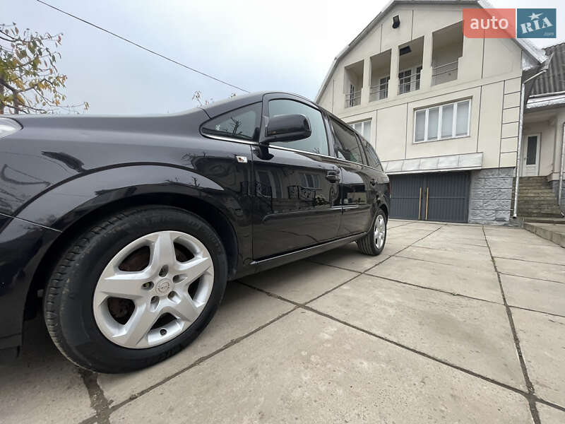 Мінівен Opel Zafira 2011 в Хотині