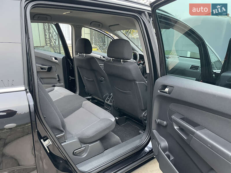 Мінівен Opel Zafira 2011 в Хотині