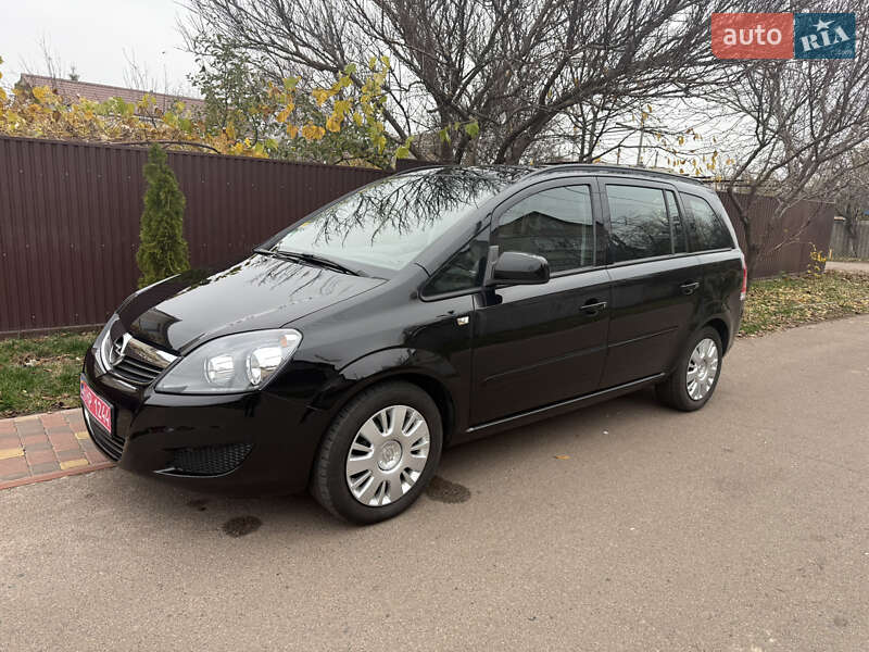 Минивэн Opel Zafira 2010 в Борисполе