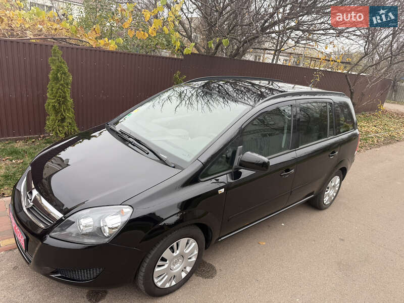 Минивэн Opel Zafira 2010 в Борисполе