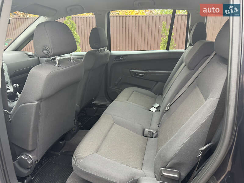 Минивэн Opel Zafira 2010 в Борисполе