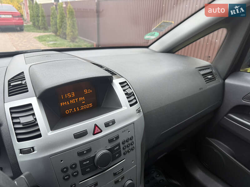 Минивэн Opel Zafira 2010 в Борисполе