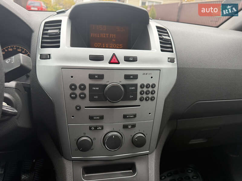 Минивэн Opel Zafira 2010 в Борисполе