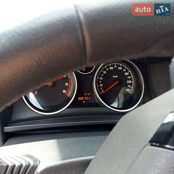 Минивэн Opel Zafira 2012 в Ровно