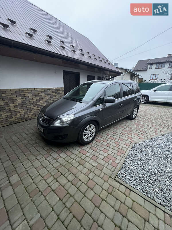 Opel Zafira 2011